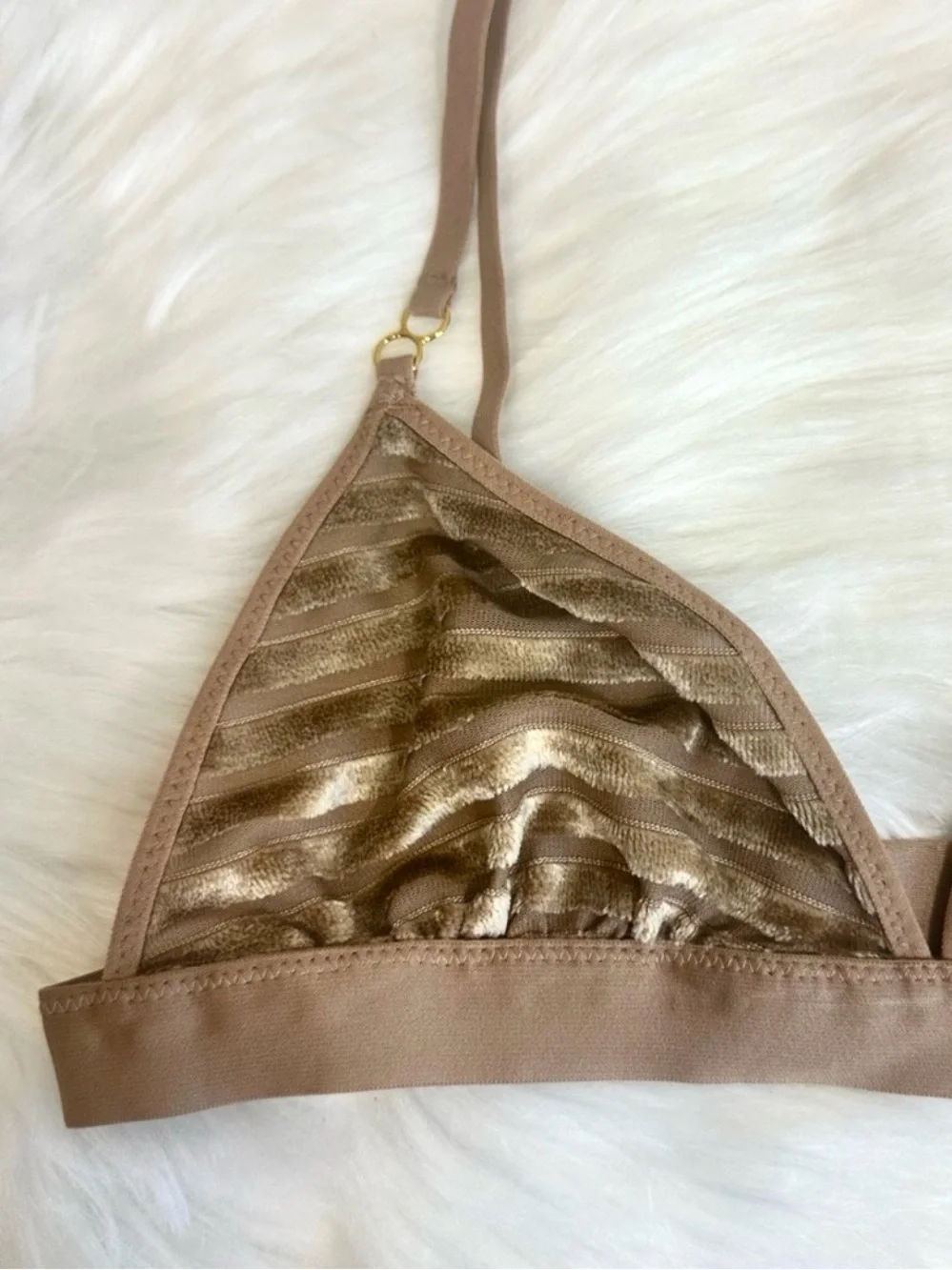 aerie comfortable triangle